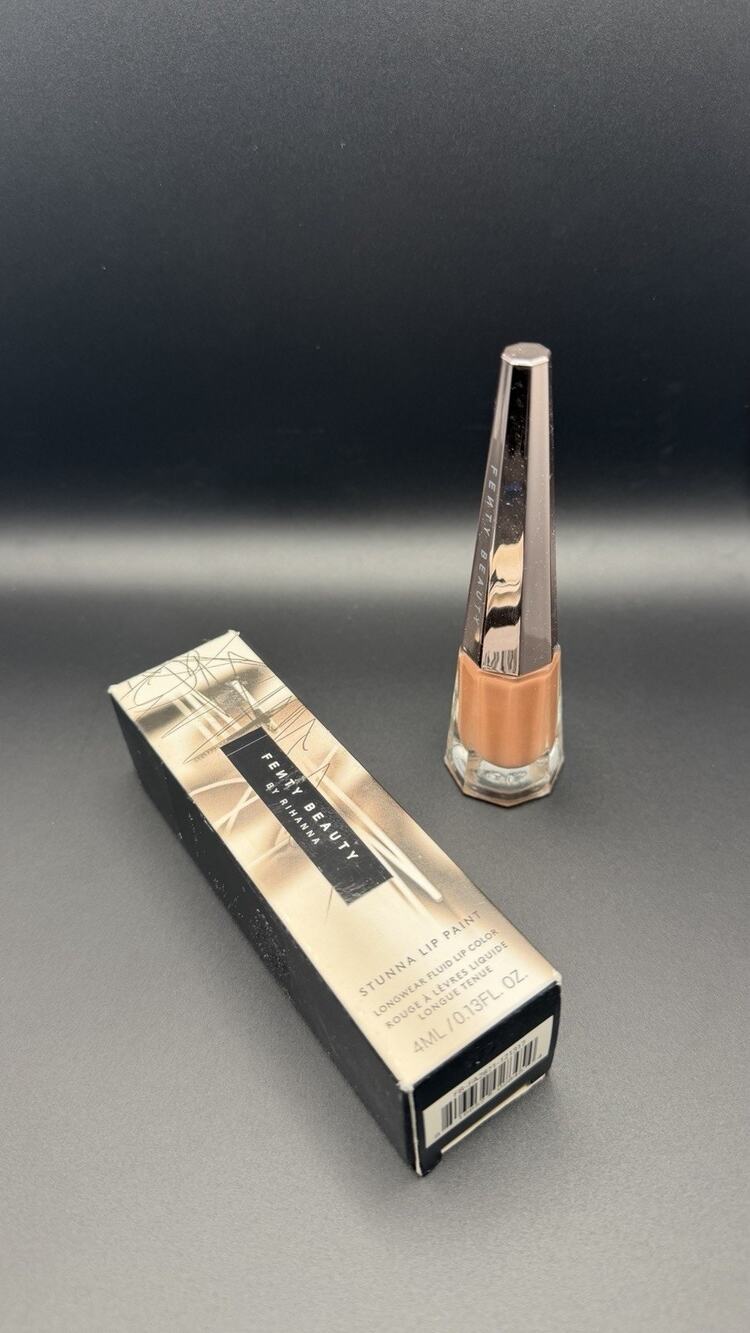Fenty Beauty Stunna Lip Paint Shade 02 Unbutton Size 4ml/0.13Floz